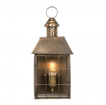 HYDE-PARK-BR Hyde Park Outdoor IP44 1 Light Wall Lantern in an Aged Brass Finish