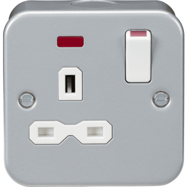 MR7000N Metal Clad Single Switched Socket with Neon