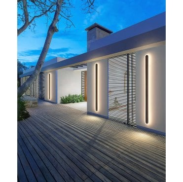 L120-R Outdoor IP65 24w LED CCT 120cm Linear Wall Light in a Black Finish
