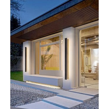 L90-E Outdoor IP65 15w LED CCT 90cm Linear Wall Light in a Black Finish